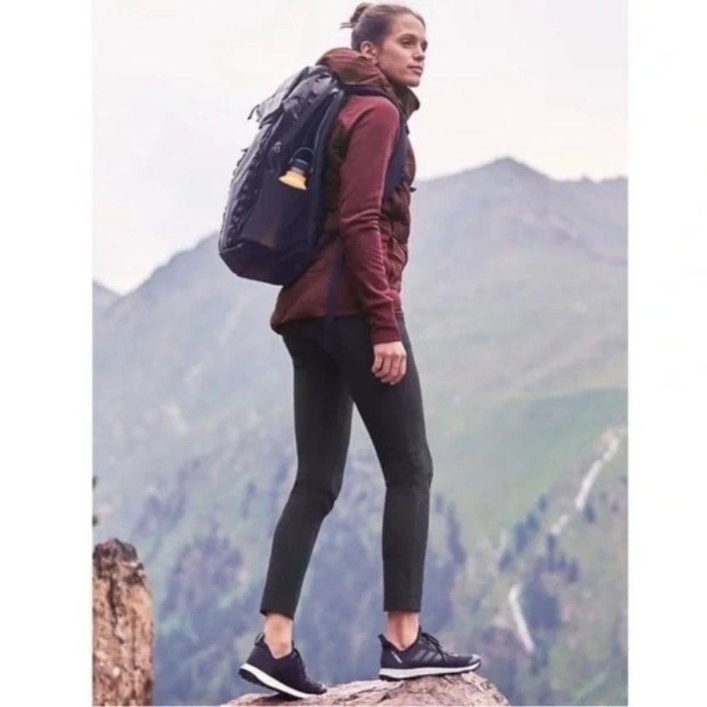 ATHLETA Wander Stash Black Skinny Leg Travel Pants Athletic Womens Size 8